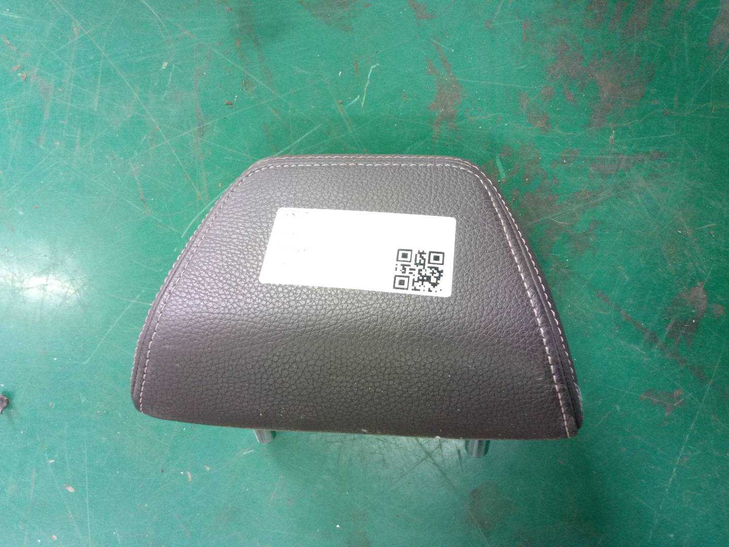 52207349400 后座椅头枕(中)