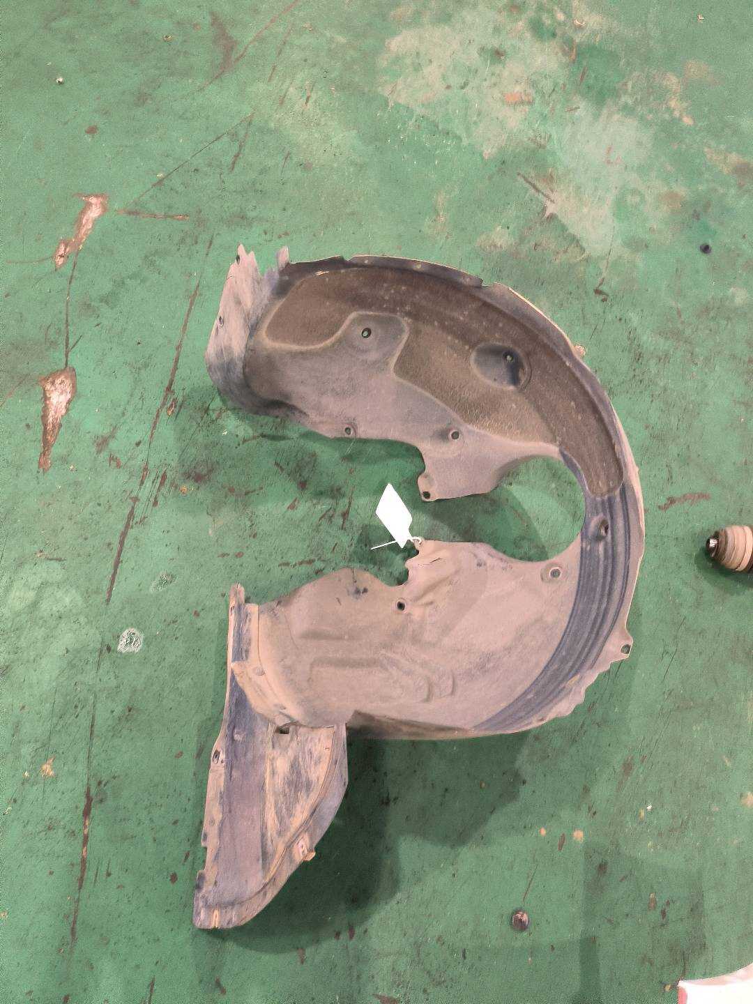 51717290792 前叶子板内衬（右）