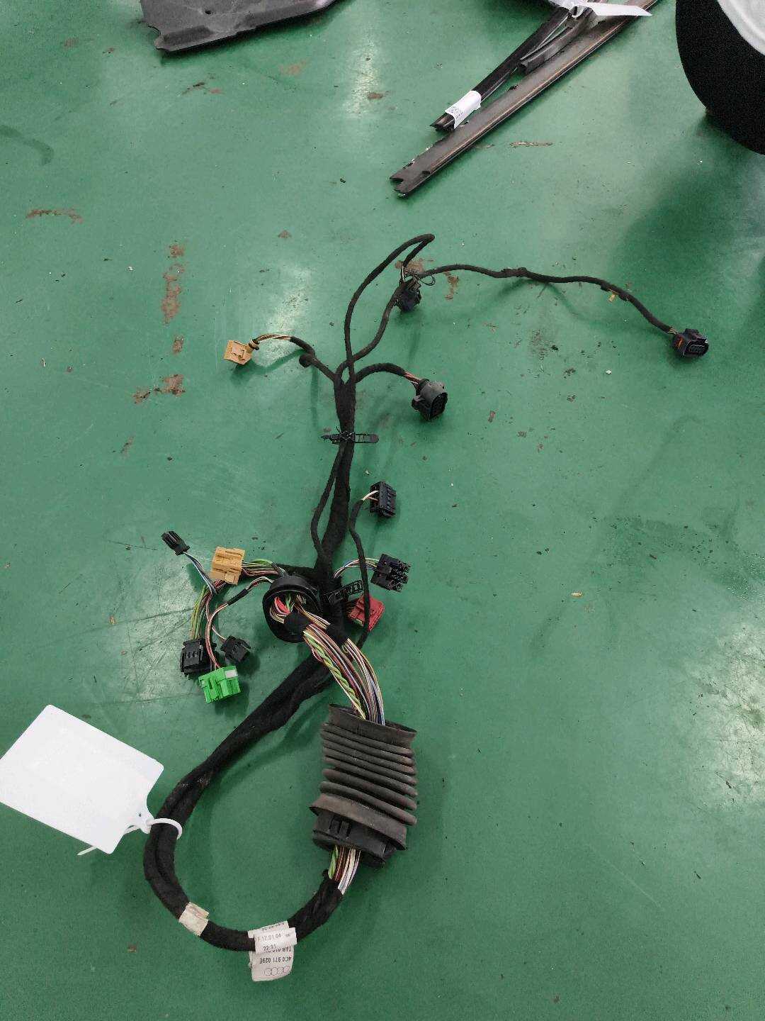 L4B0971029F Front Door Wiring Harness, Left