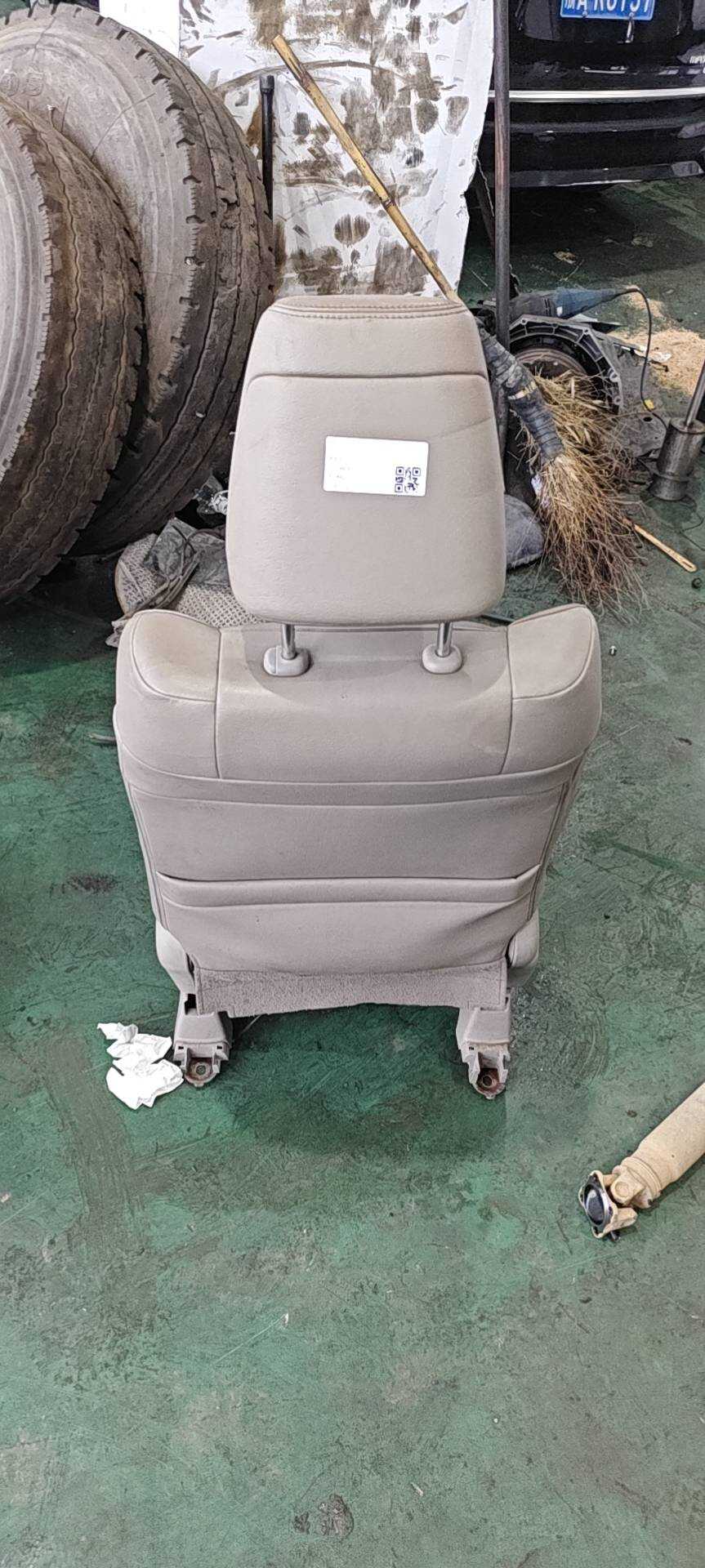81127T0TW81 右前座椅总成