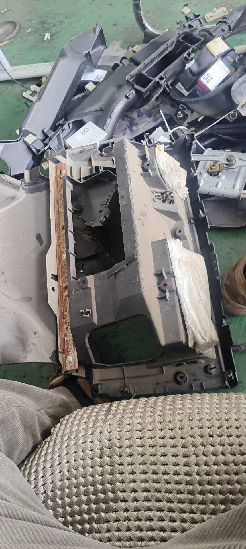 66055FJ030VH 杂物箱底座