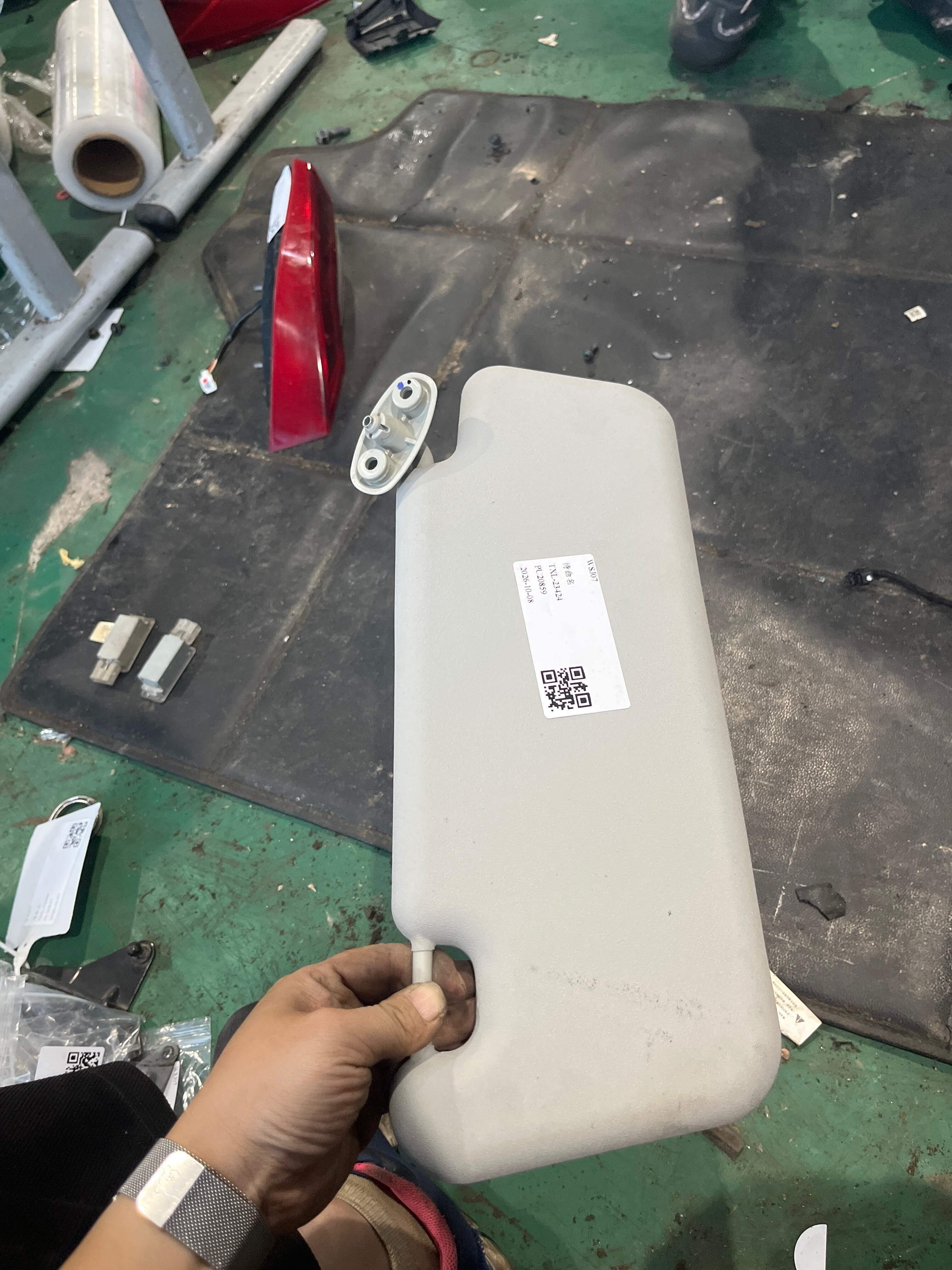 6250003ASV96F0M69 左侧遮阳板总成_浅灰色实色