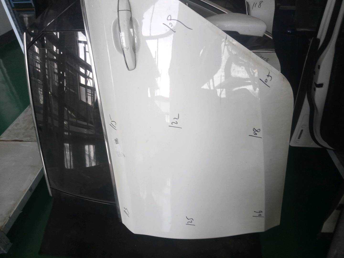 10786297SPCP 后门壳(左)