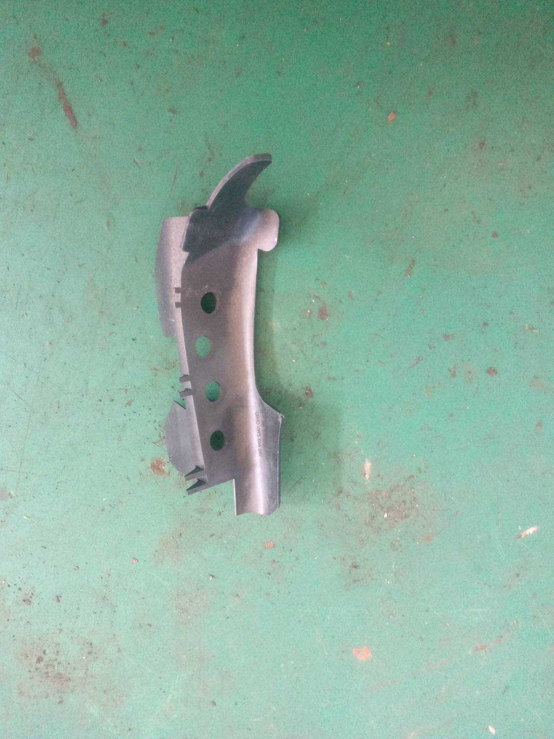 8W5864549 Support Bracket