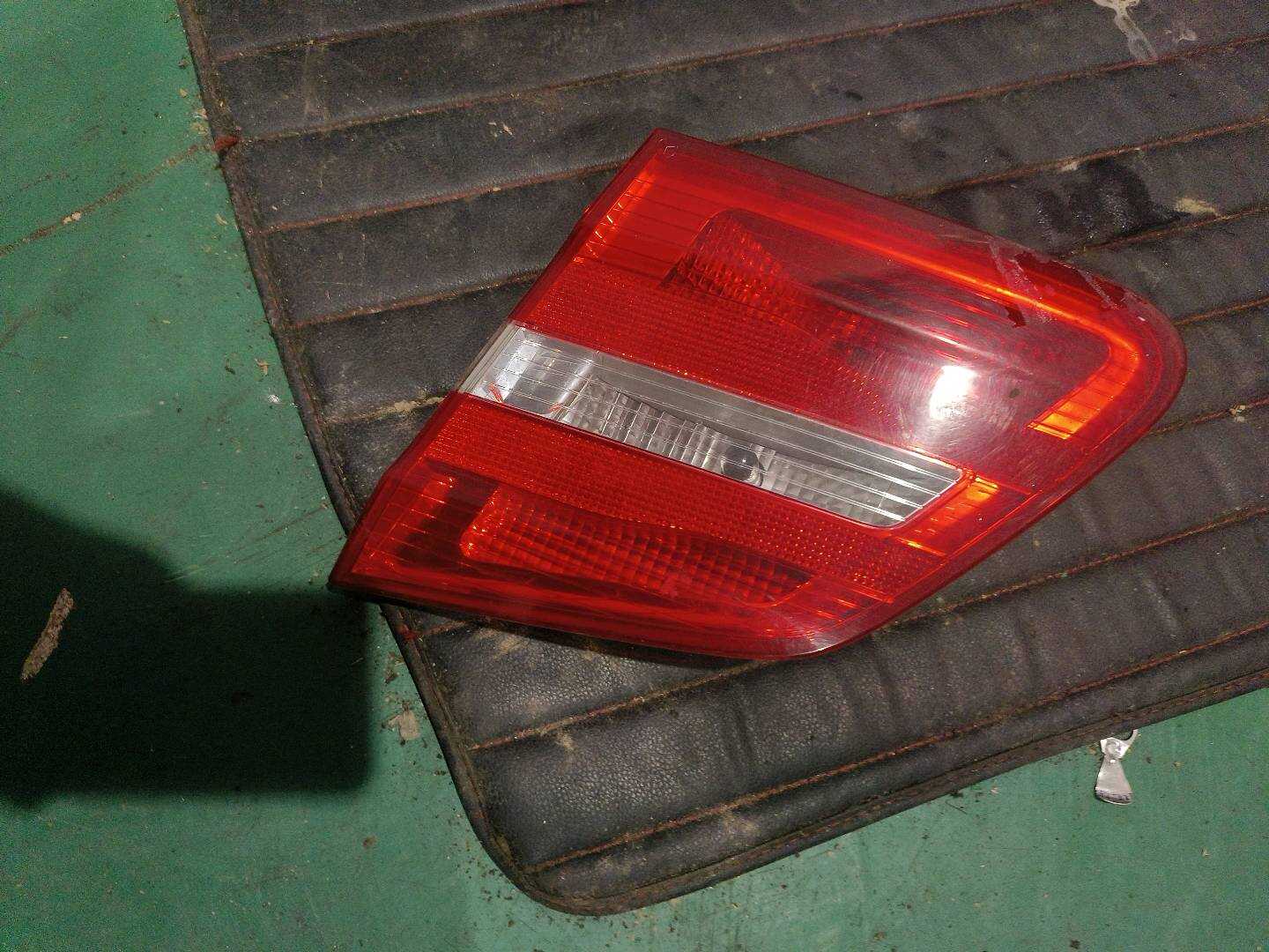 A2468200864 内尾灯(右)