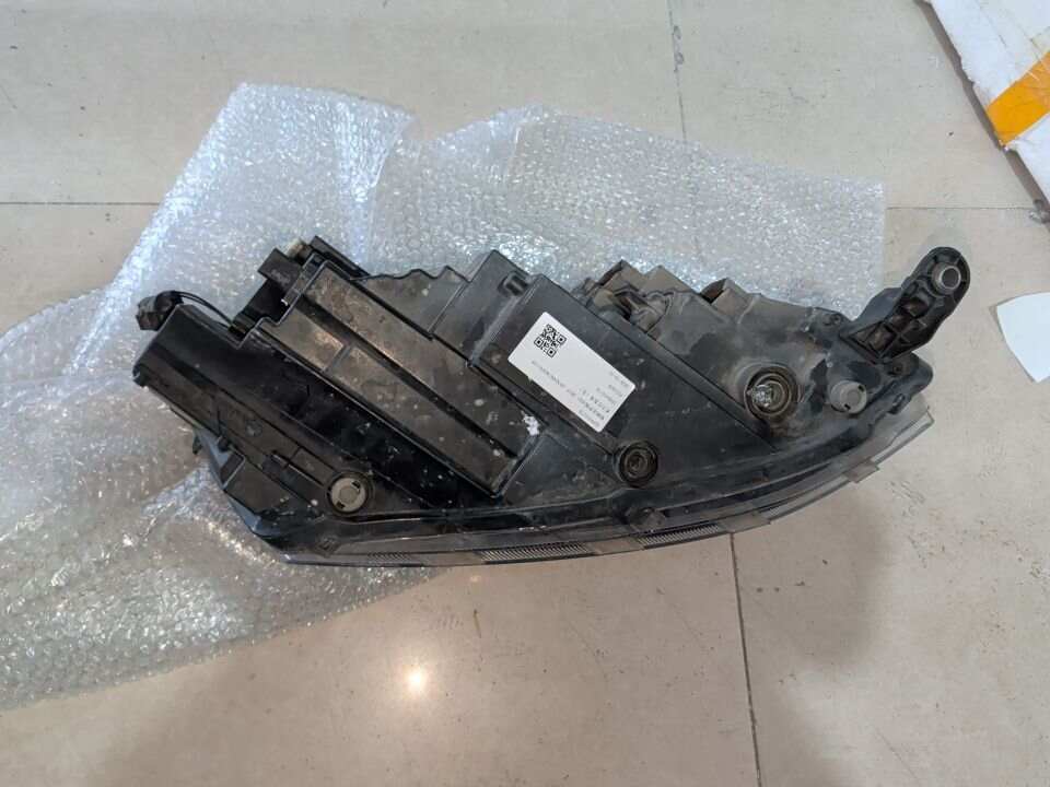 32D941017B 前大灯总成(左)