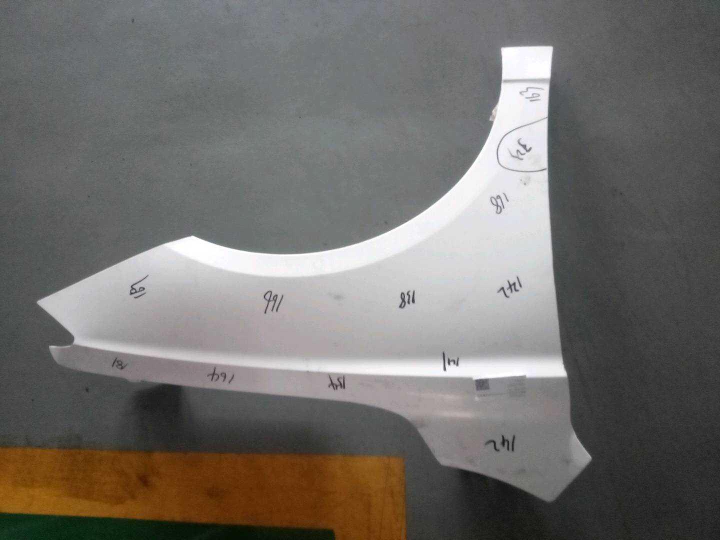 10236736SEPP 前叶子板（右）