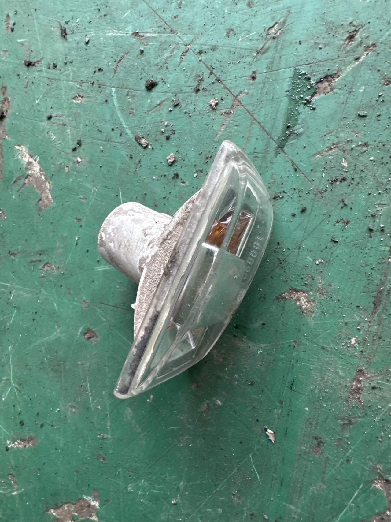 9047826 Front Fender Light, Left