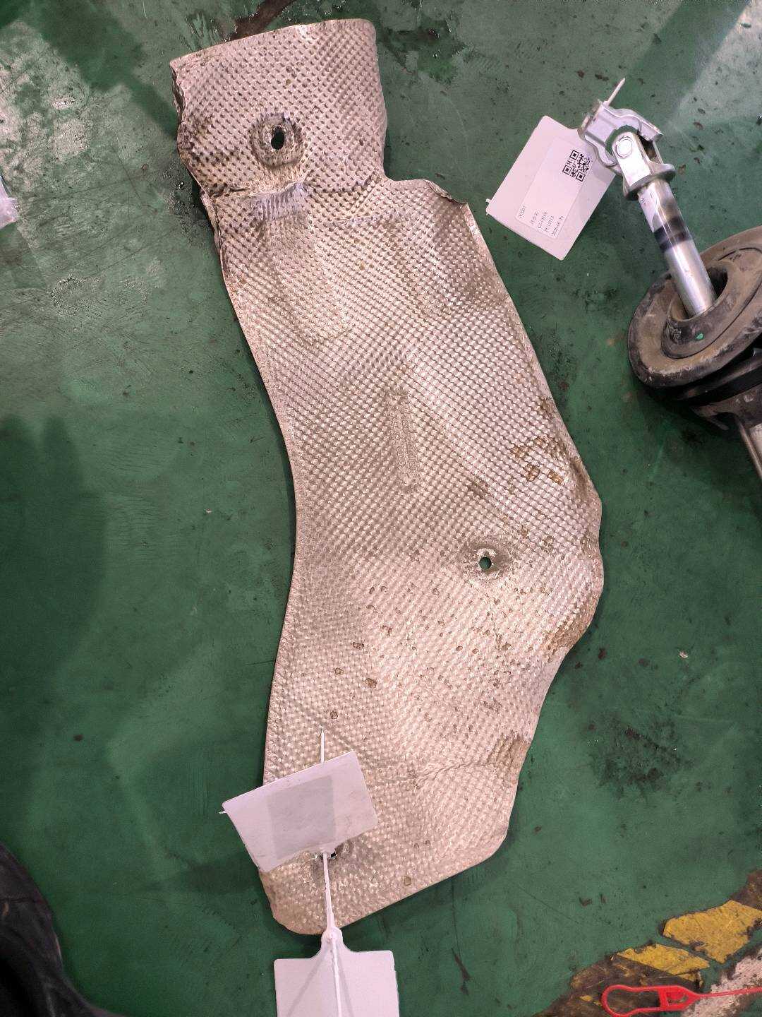 L8R0804162 Side Rail Heat Shield
