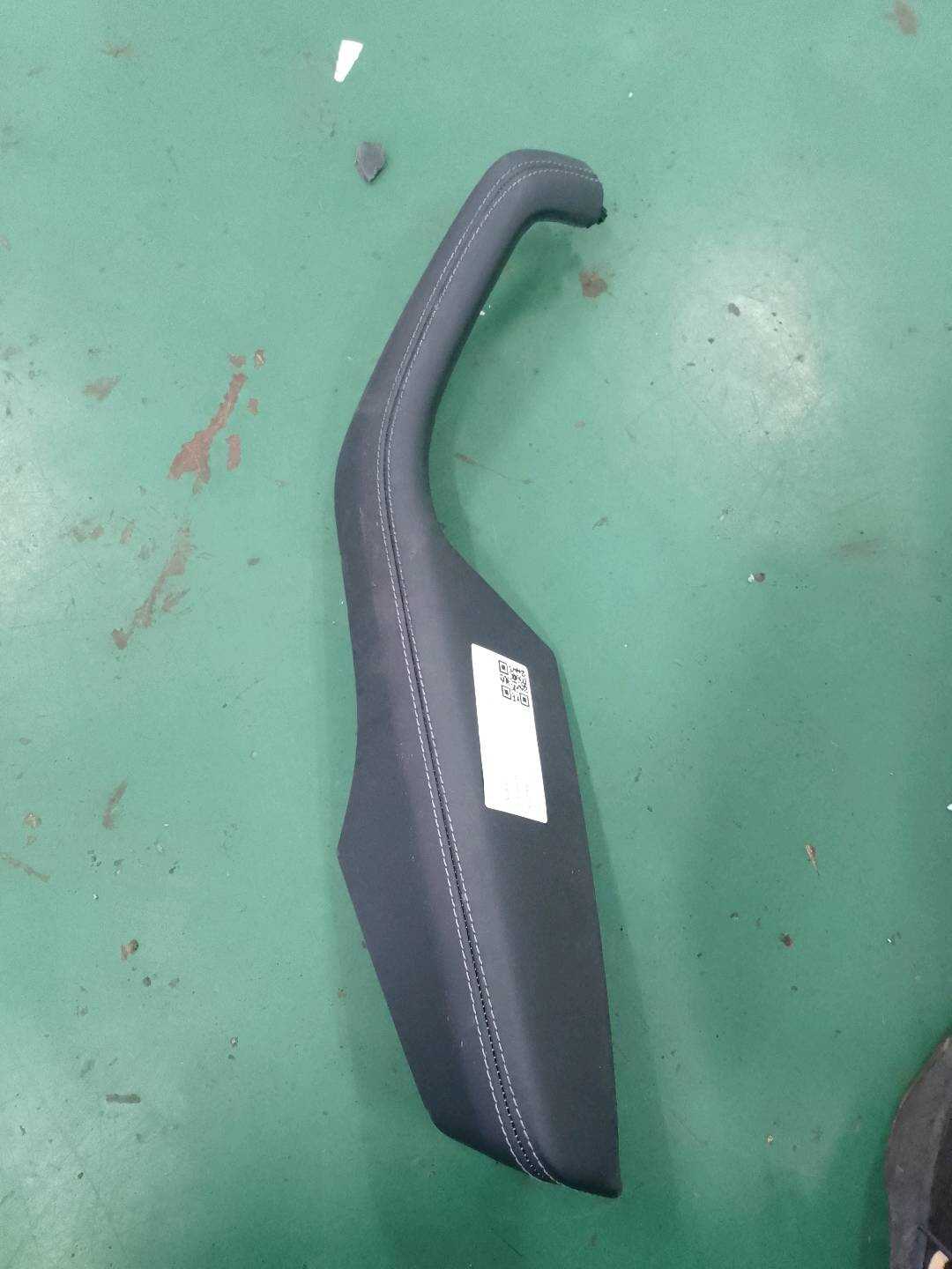 8WD867374A Rear Door Armrest, Right