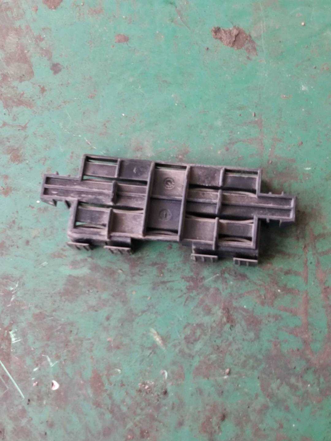 1T0971739G 发动机电脑支架