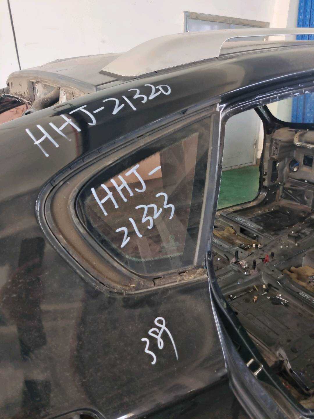 51377182320 后侧围玻璃(右)