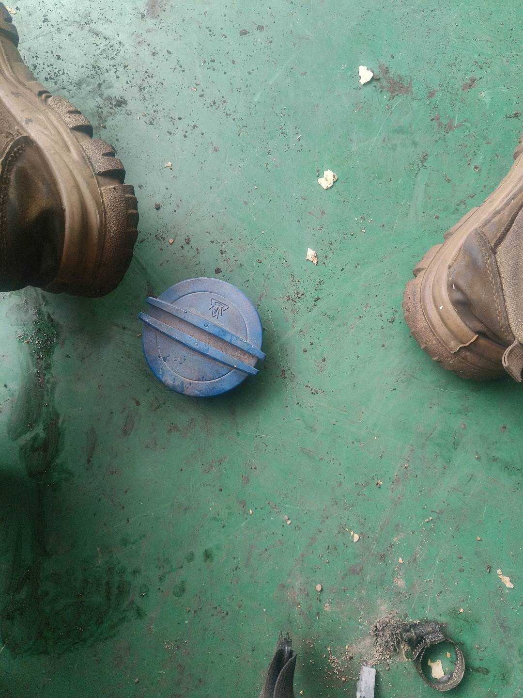 L3B0121321 Radiator Overflow Tank Cap