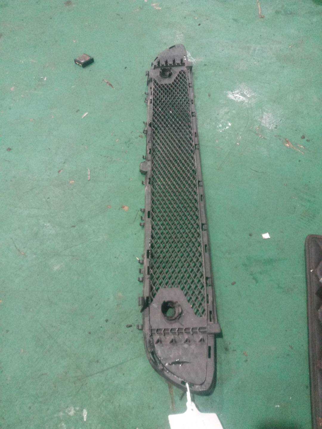 A1568853122 前保险杠格栅（中下）