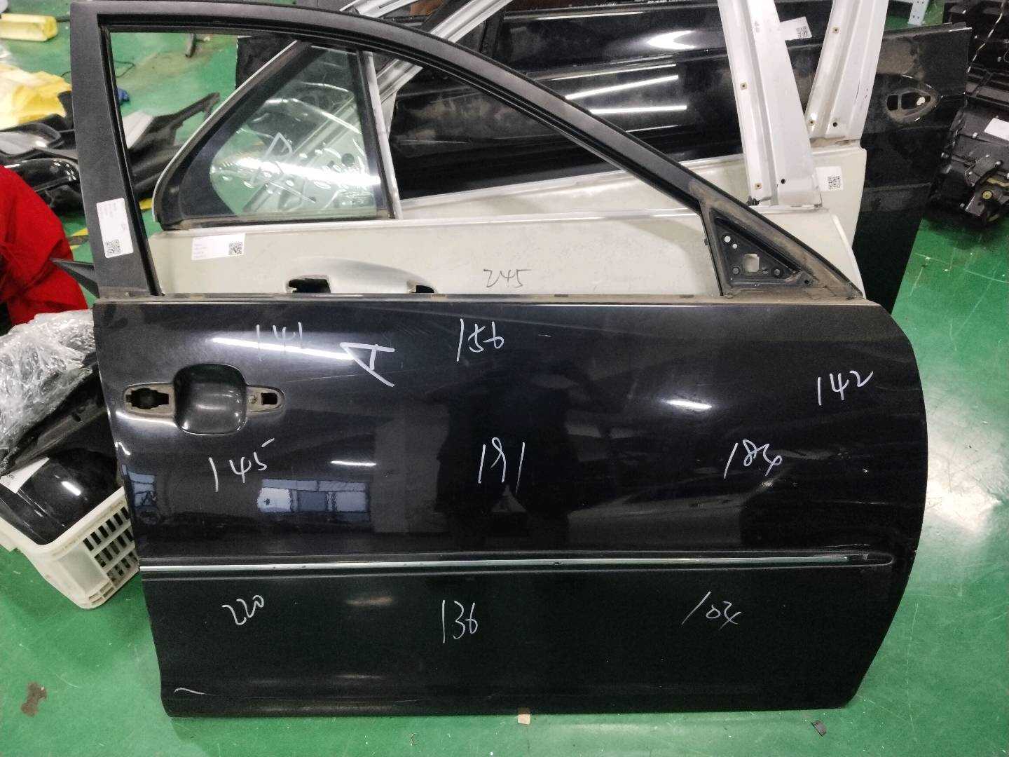 6700133110 前门壳（右）