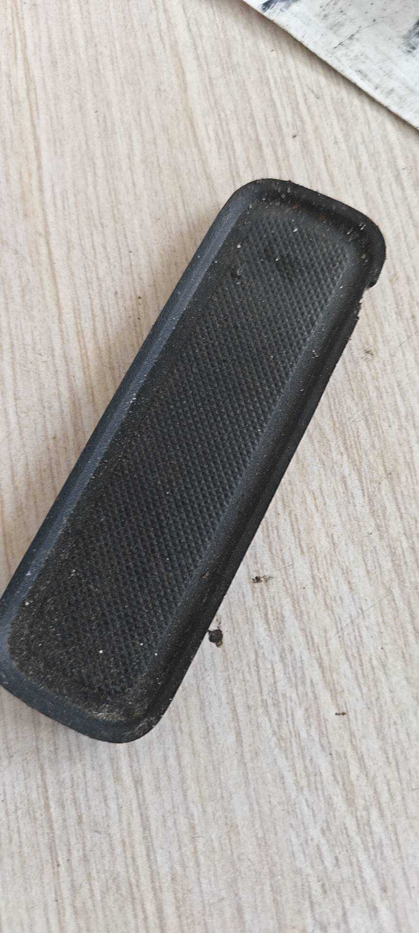 MEH6202162 Rear Left Door Inner Handle Rubber Pad