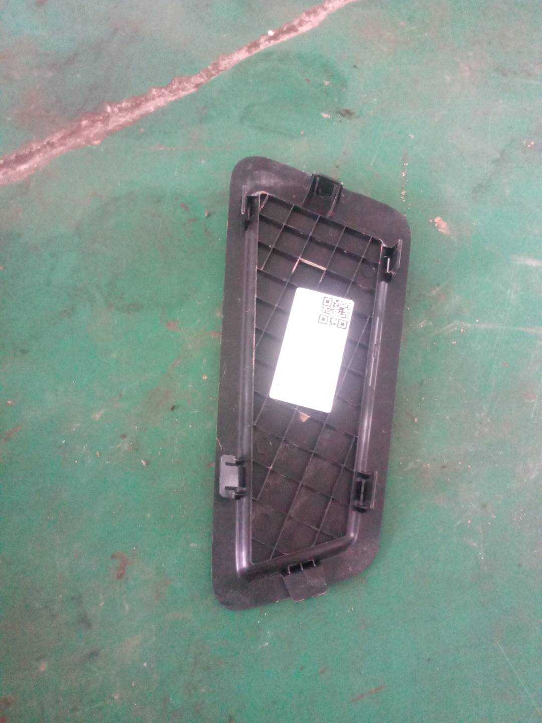 51477410545 行李箱地板储物箱(左)