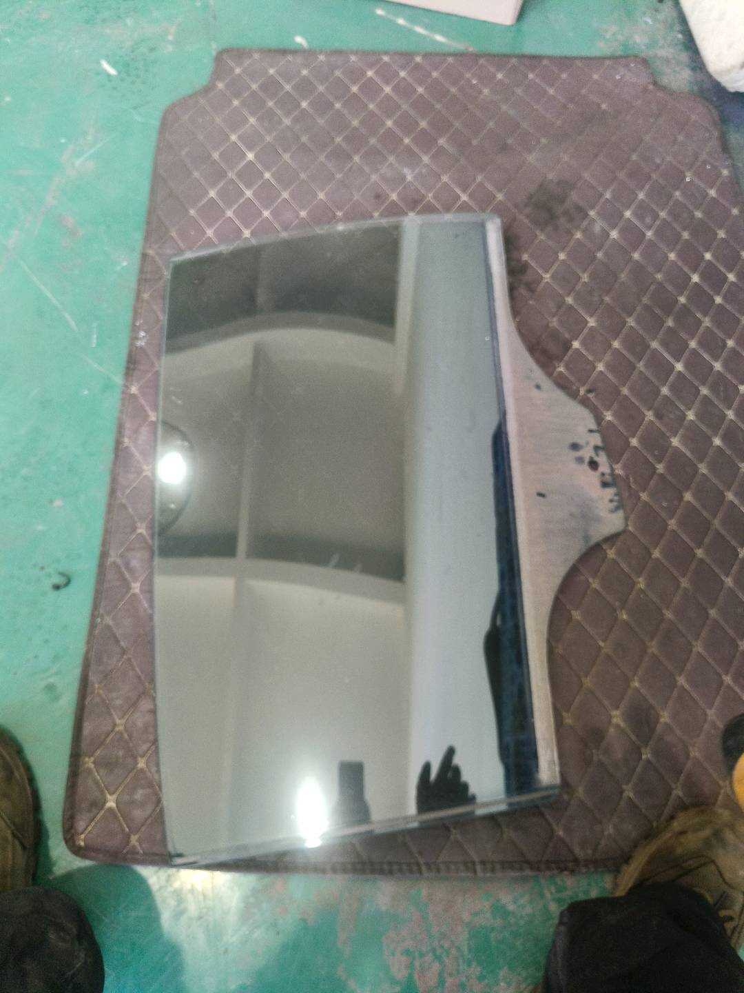 51350003020 后门玻璃(右)