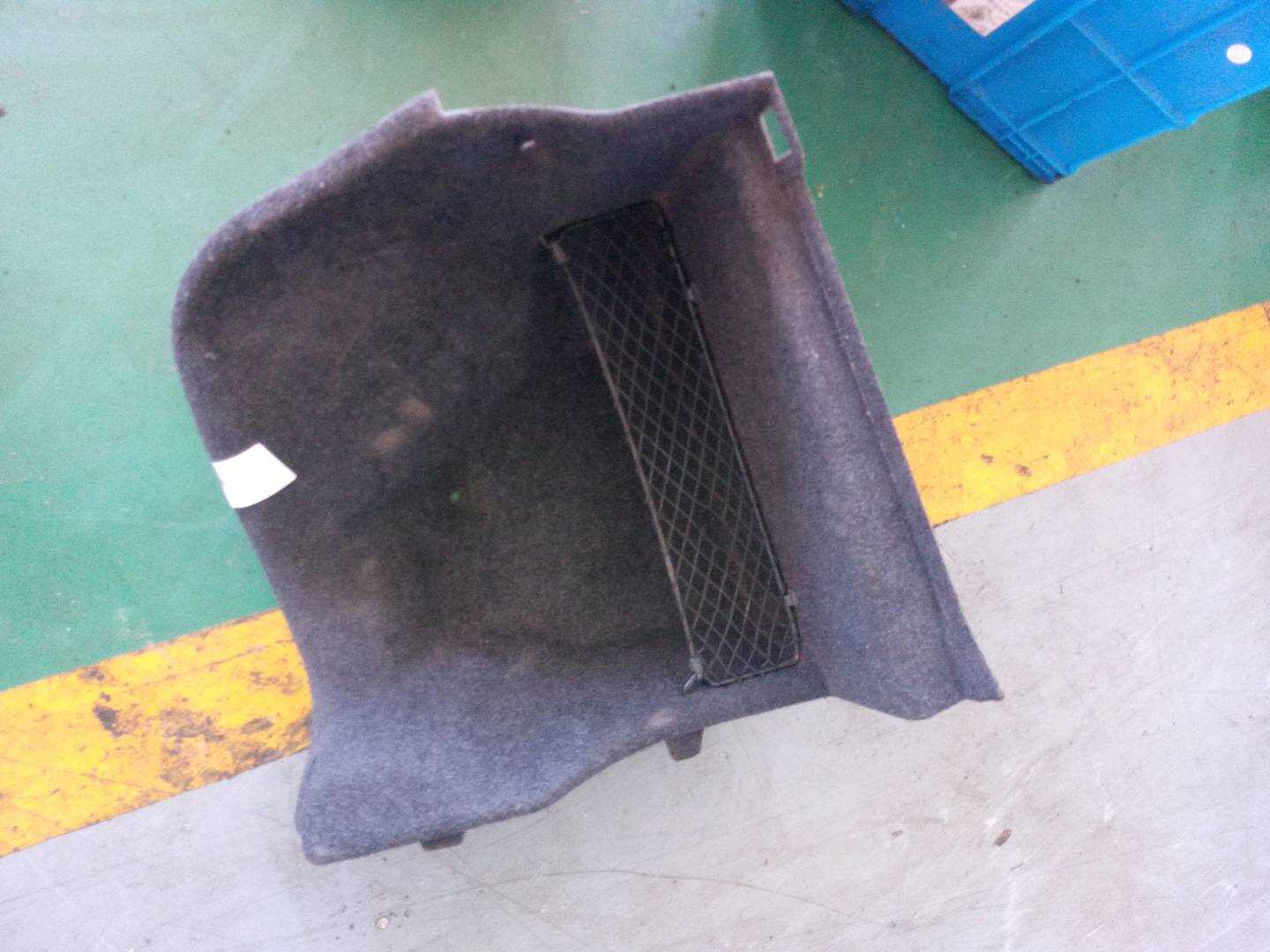 51477074479 行李箱地板储物箱(右)