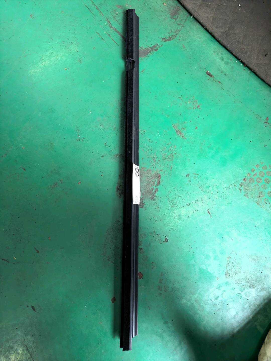 A1767351300 后门玻璃压条(左内)