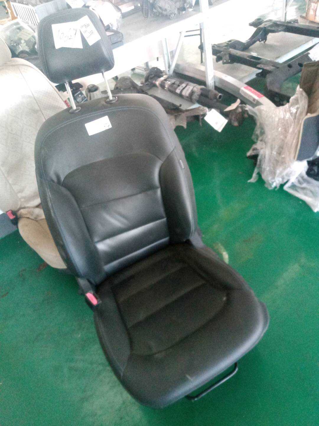 101804075001742 驾驶员座椅总成