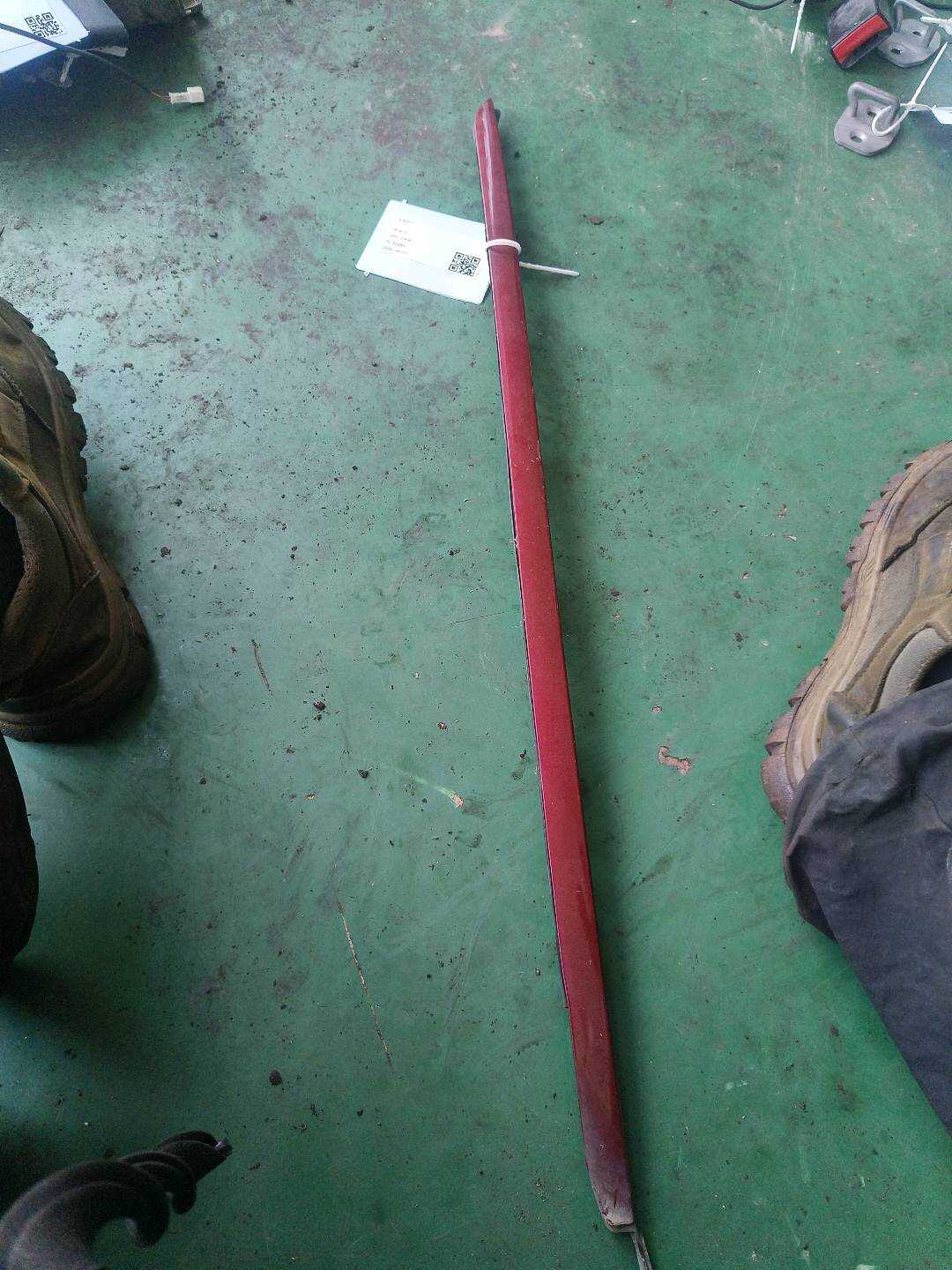 51317292408 前风挡玻璃胶条(右)