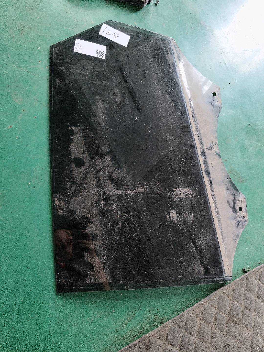 T4A1201 Rear Door Glass, Left
