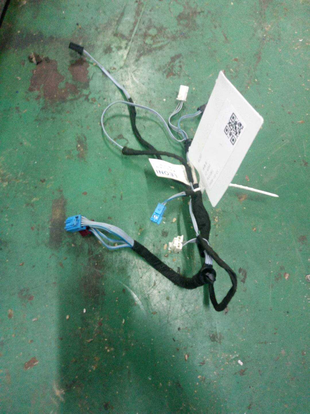 A2044405935 Front Door Wiring Harness, Right