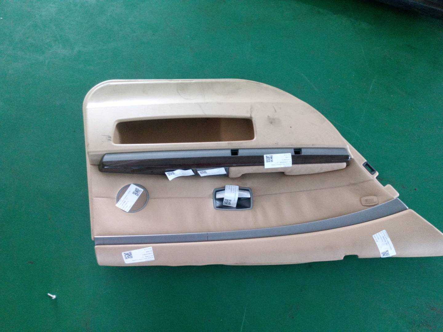 51427149920 后门扬声器罩(左)