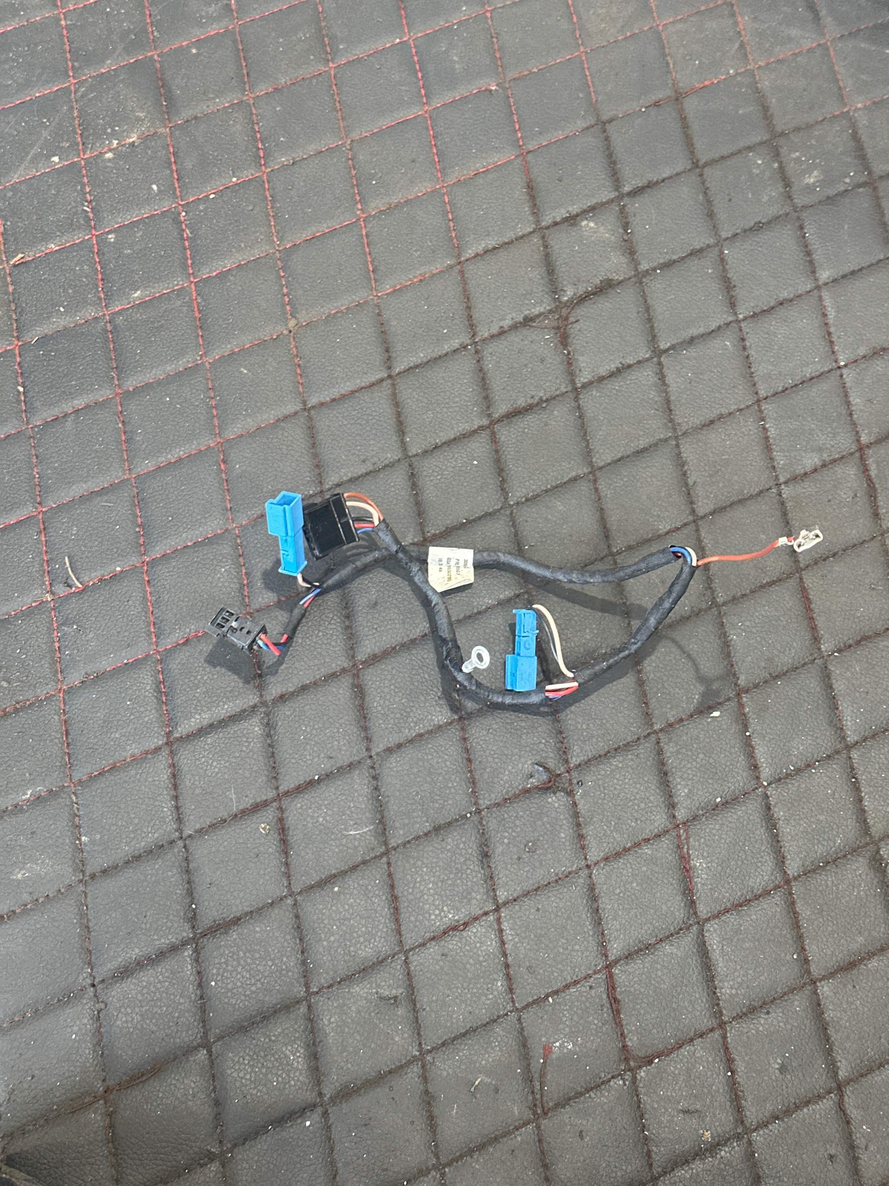 61128038856 方向盘线束气囊线束