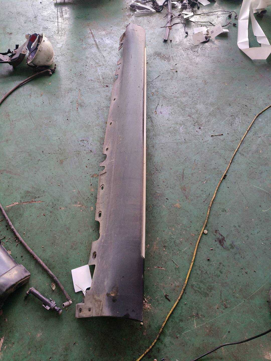 51777184419 底大边(左)