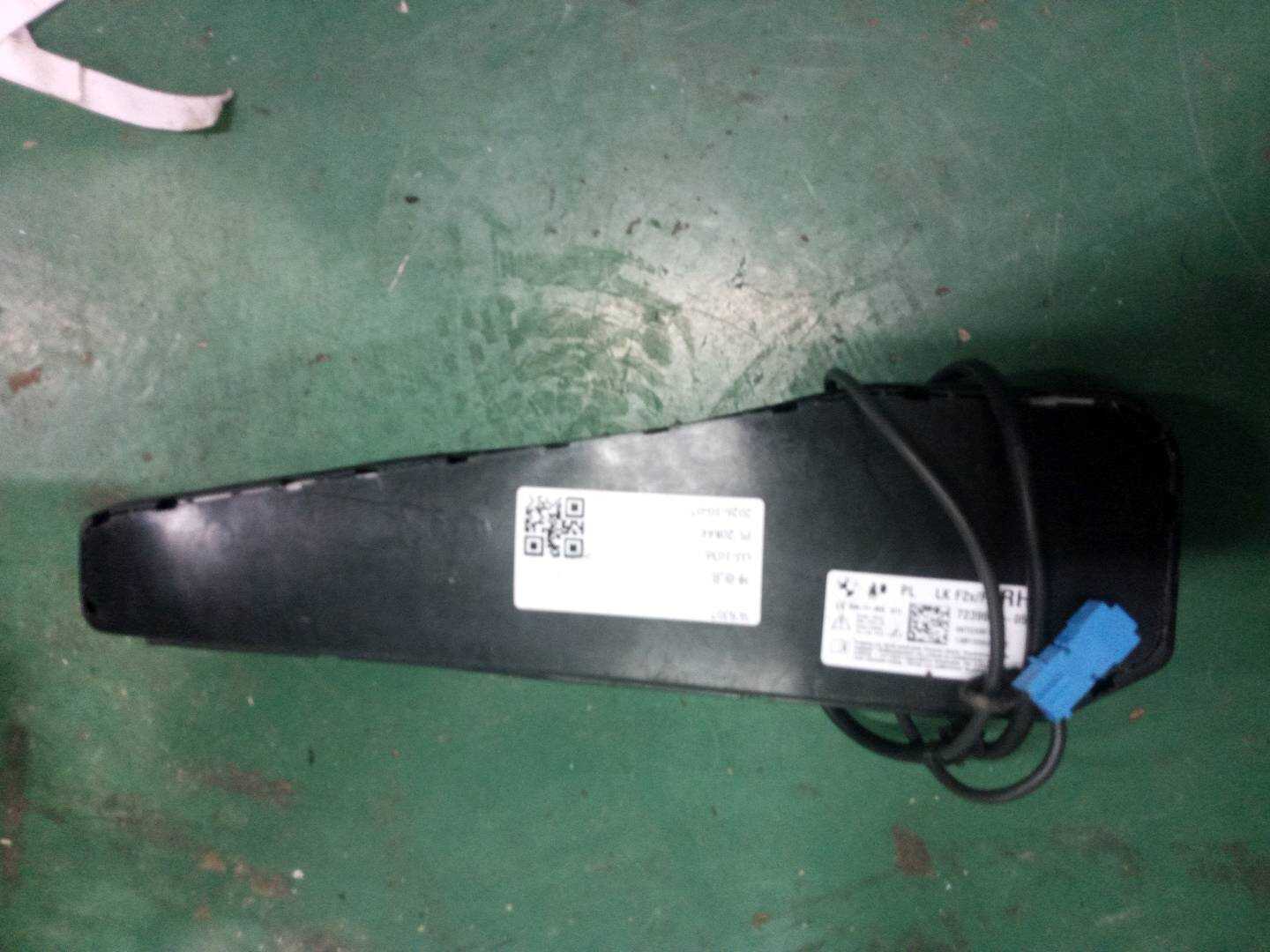 72127239616 前座椅侧气囊(右)