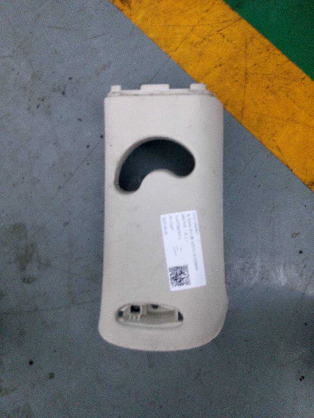 51437266767 B柱内衬(左上)