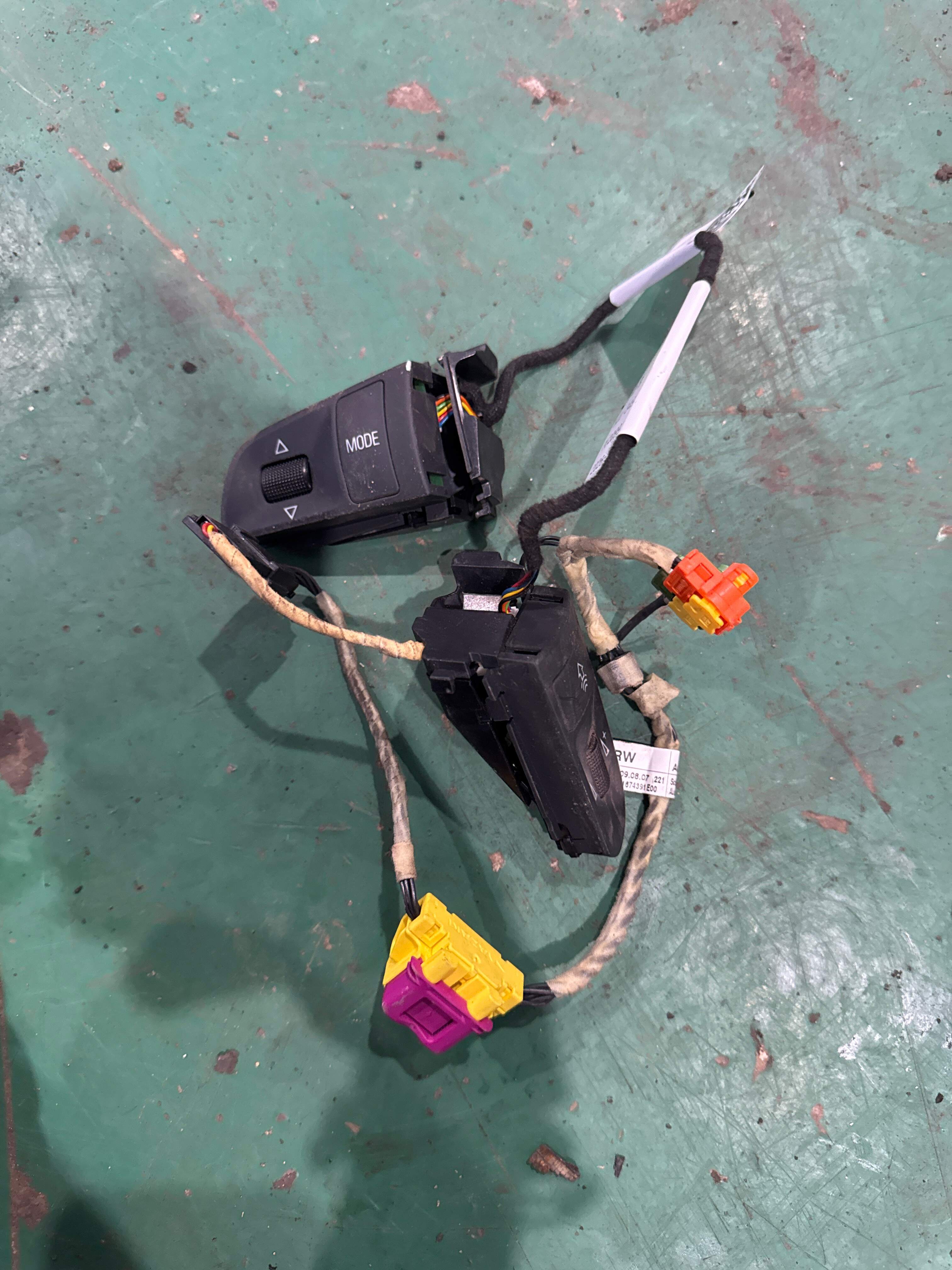 4F0951527C Steering Wheel Multi-Function Switch, Left