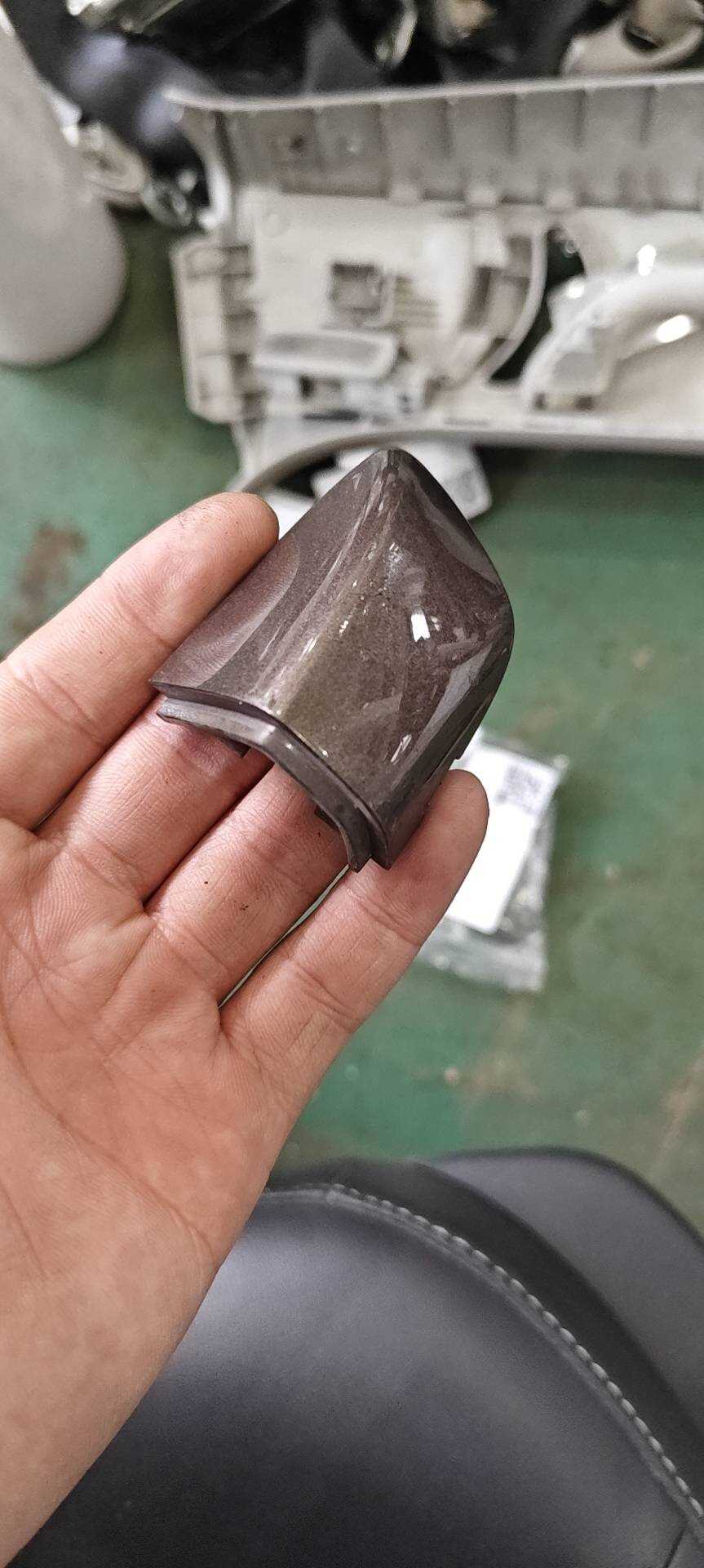 1K8837879 前门外拉手饰盖(左)