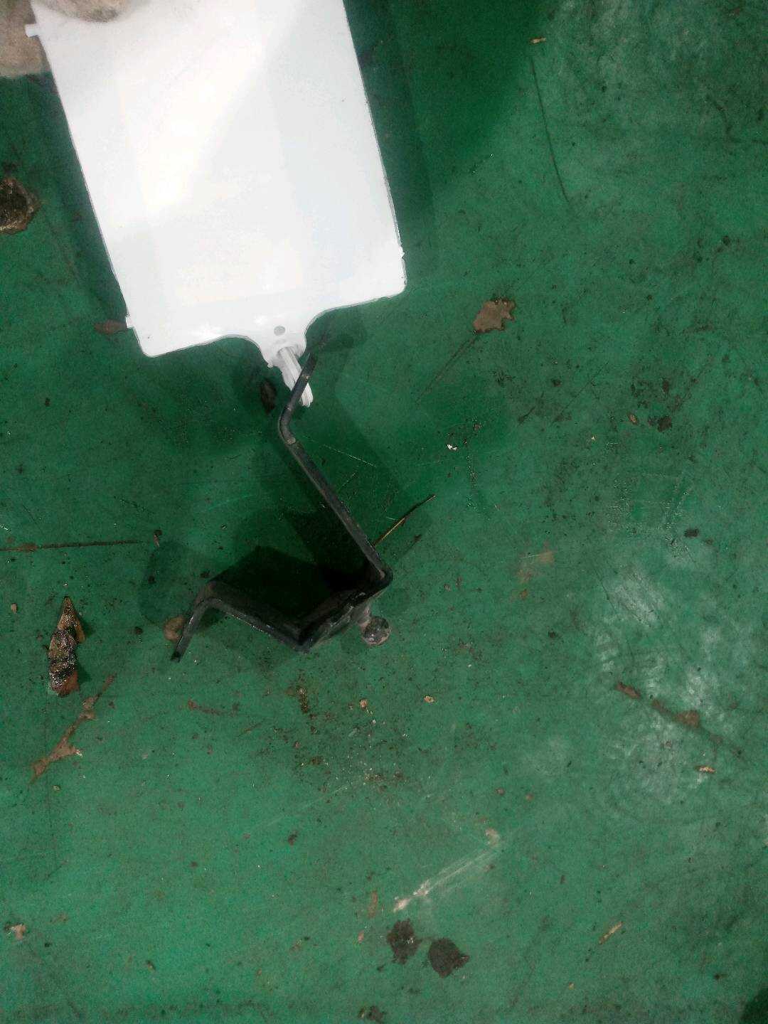 51247239874 尾盖撑杆支架(右)