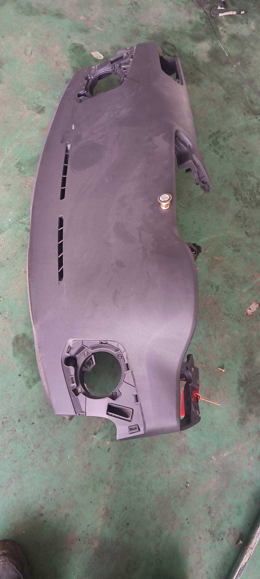 98067630ZD 仪表台壳