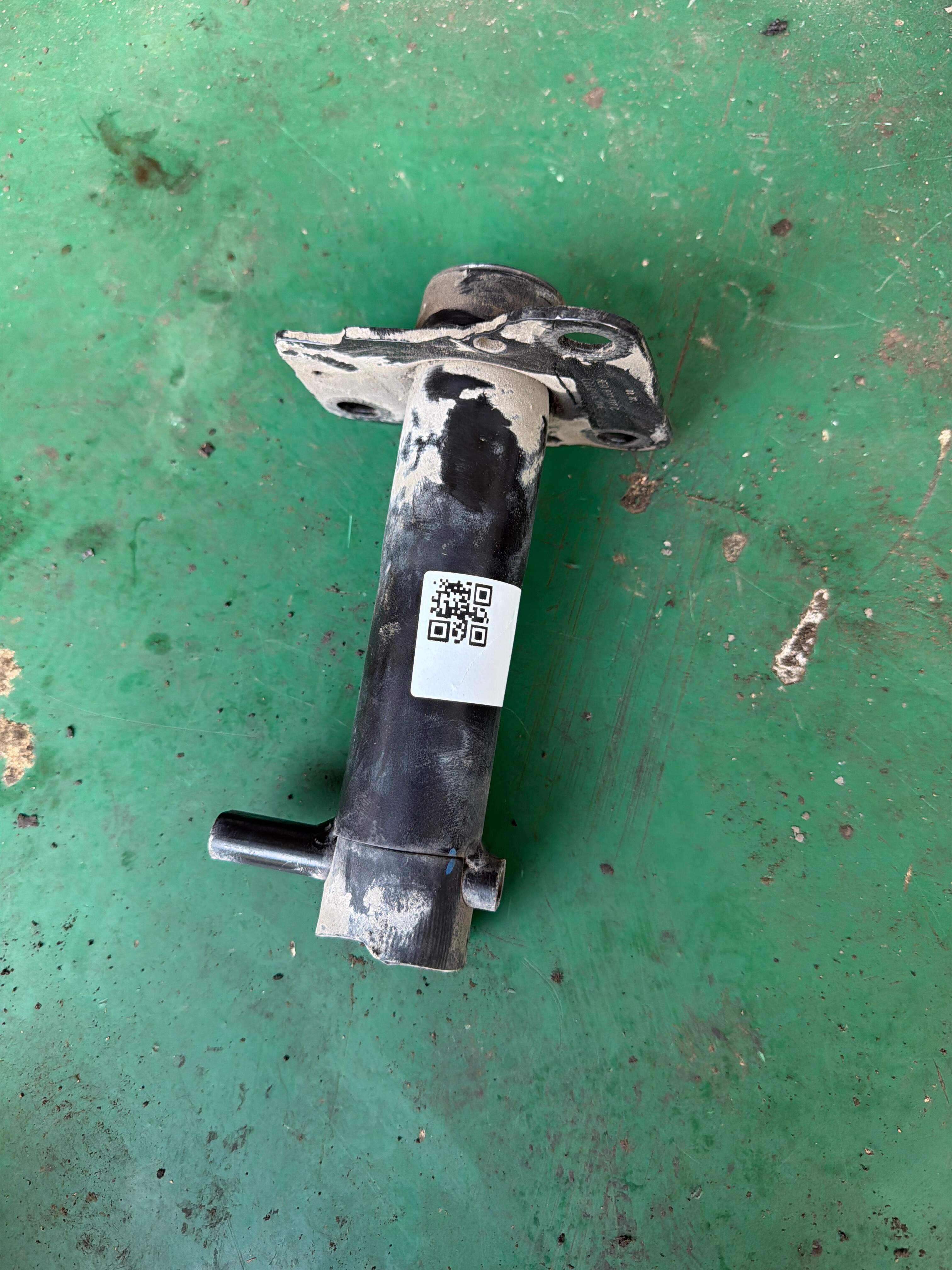 8E0807133C Front Bumper Frame Bracket, Left