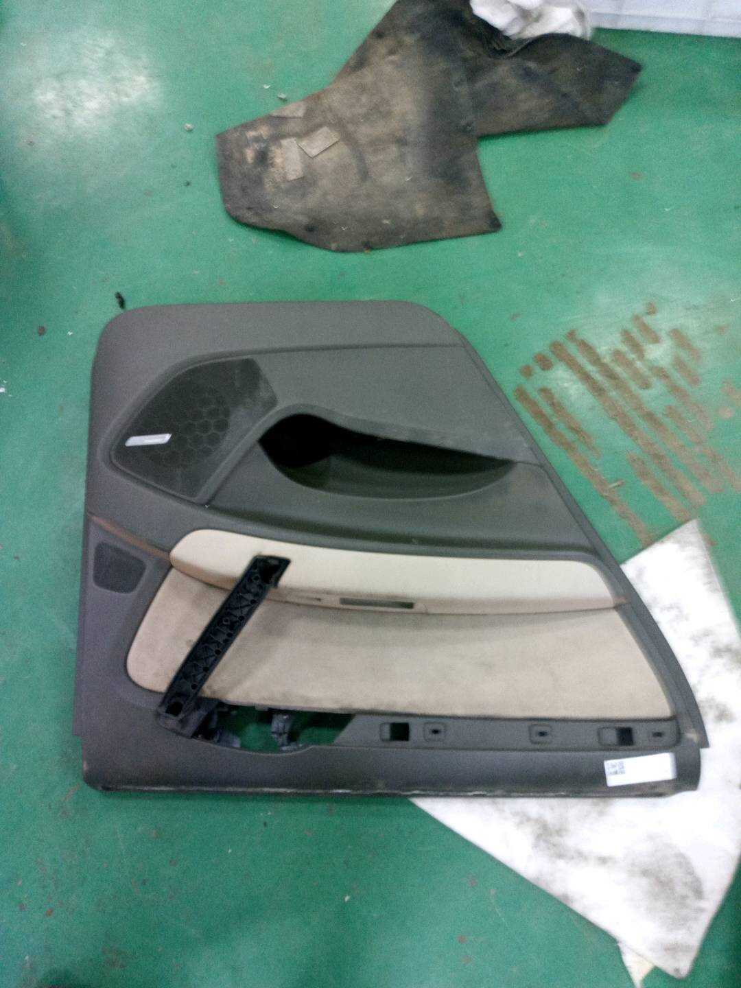 4L0867303G 后门内饰板(左)