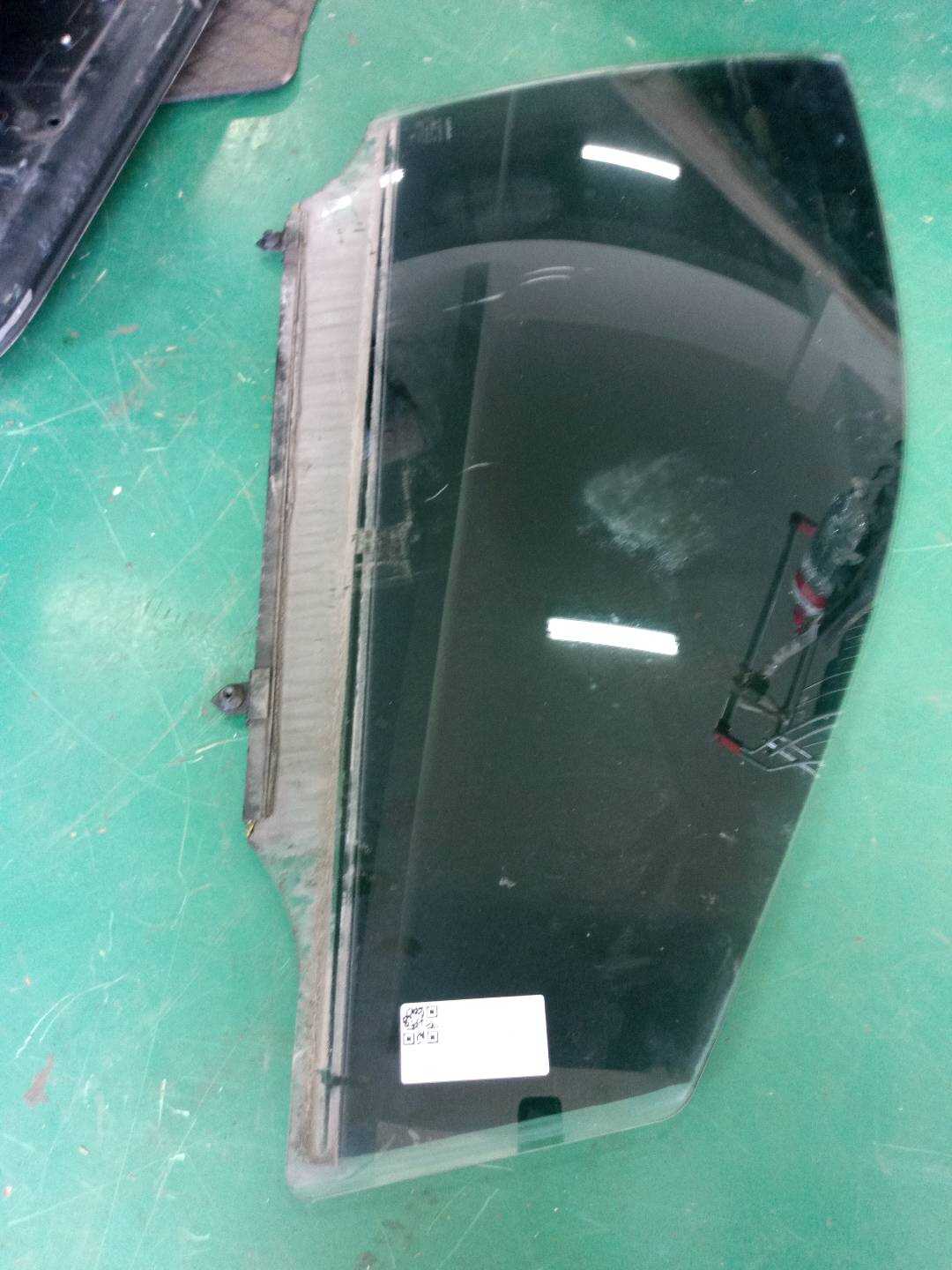 6810148112 Front Door Glass, Right