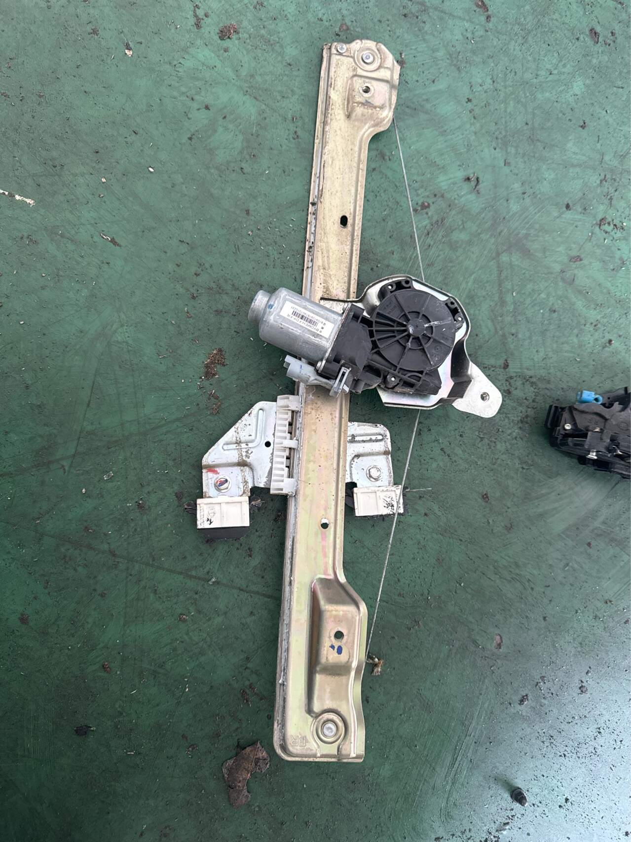 MEH6104109D 右前门玻璃升降器总成
