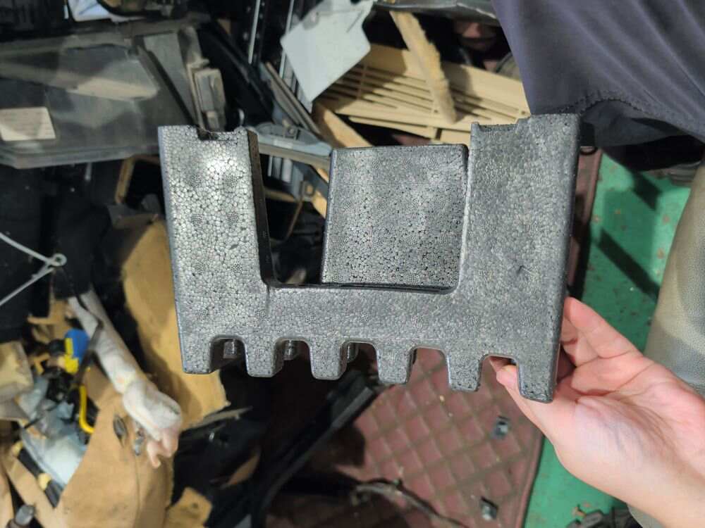 51479166091 行李箱侧装饰板插入件(左)
