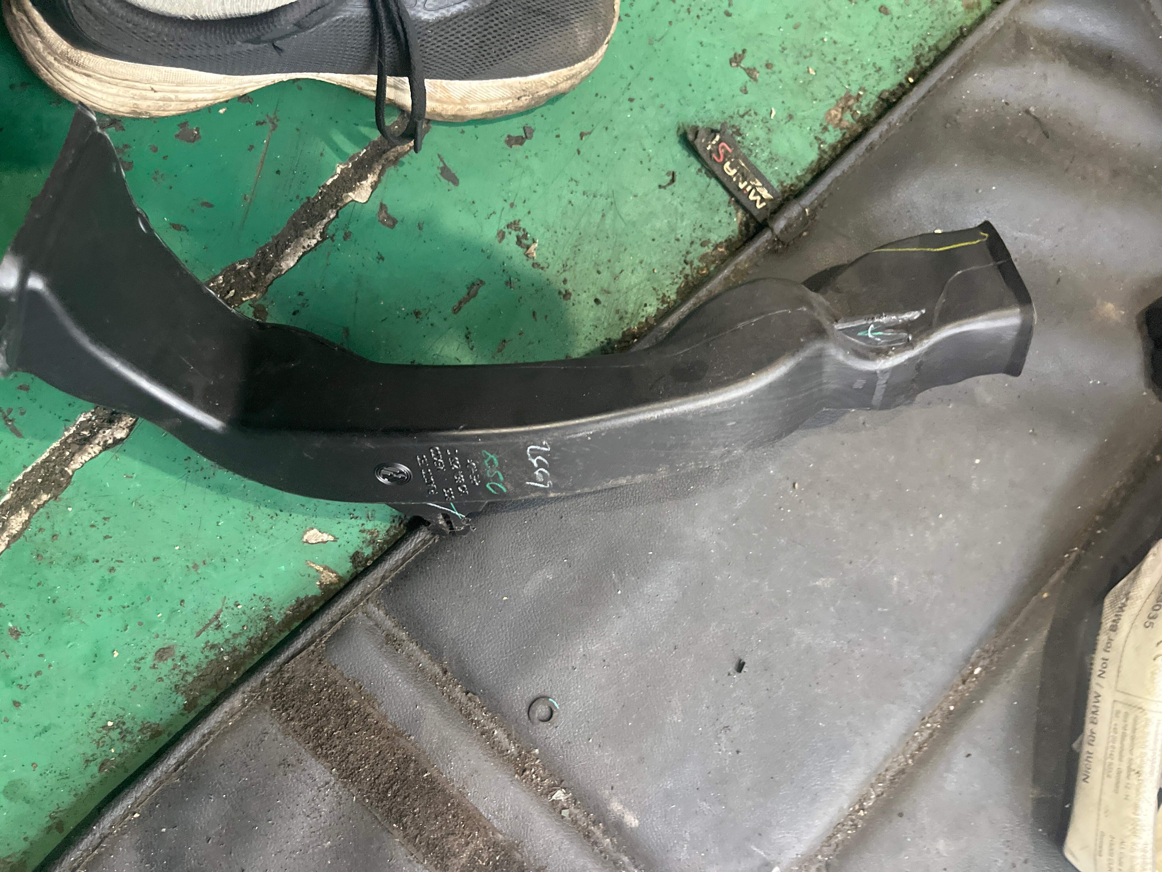 1K0864255C Dashboard A/C Duct, Center