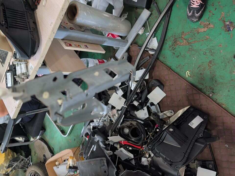 51437291177 C柱内衬支架(左上)