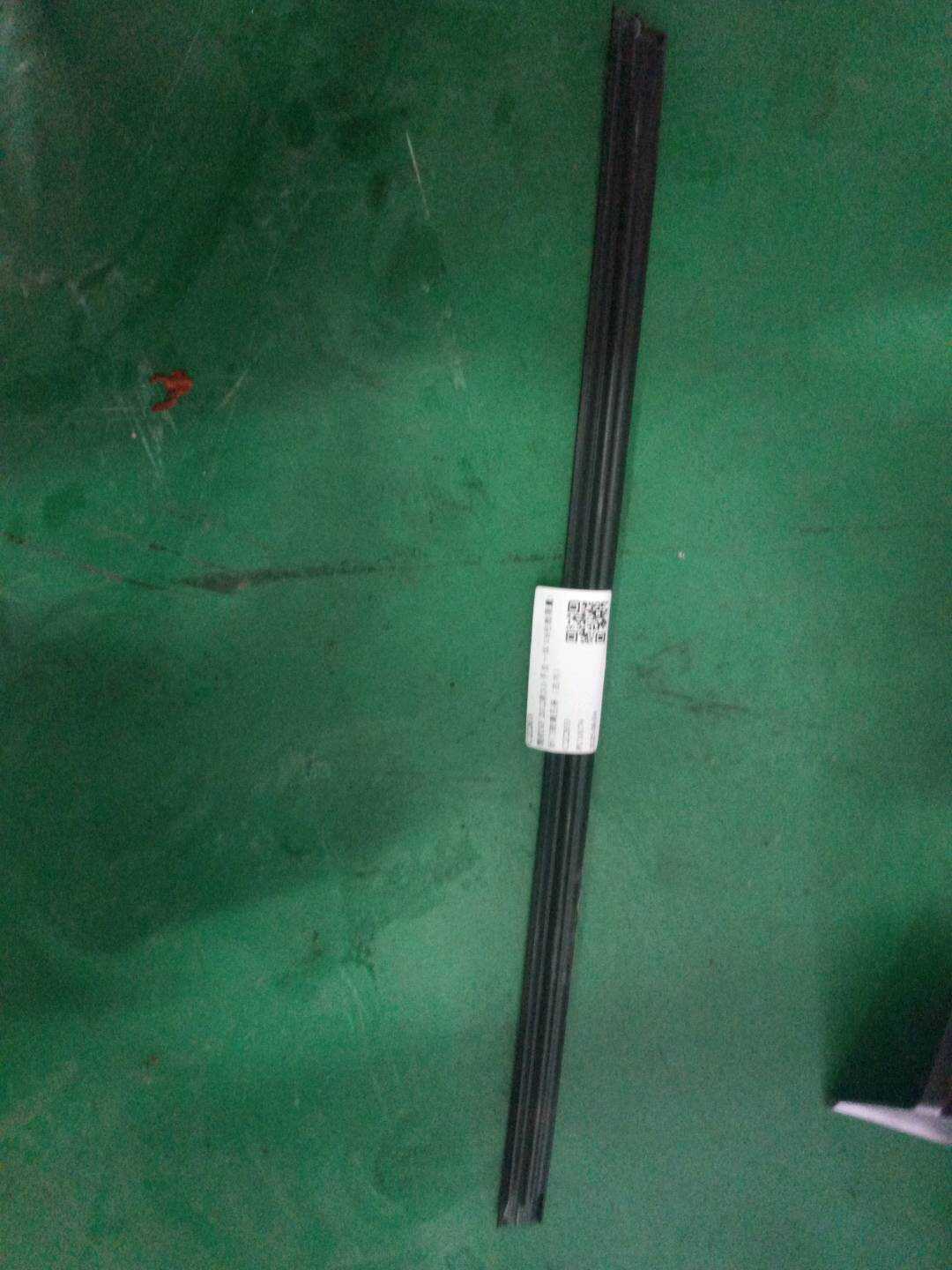 C2Z2833 Rear Door Window Molding (Right Inner)