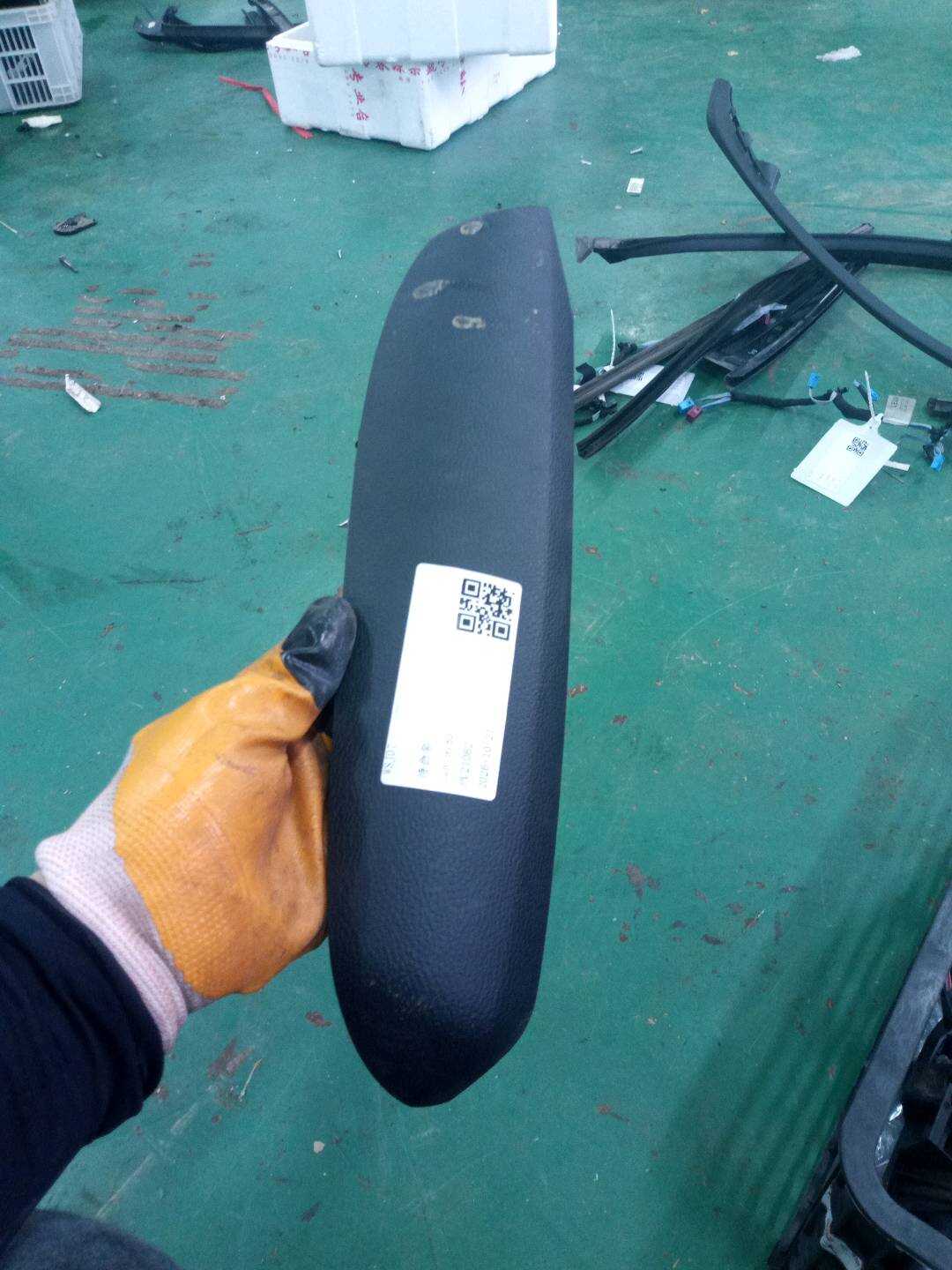 51417361290 前门玻璃升降开关饰板支架
