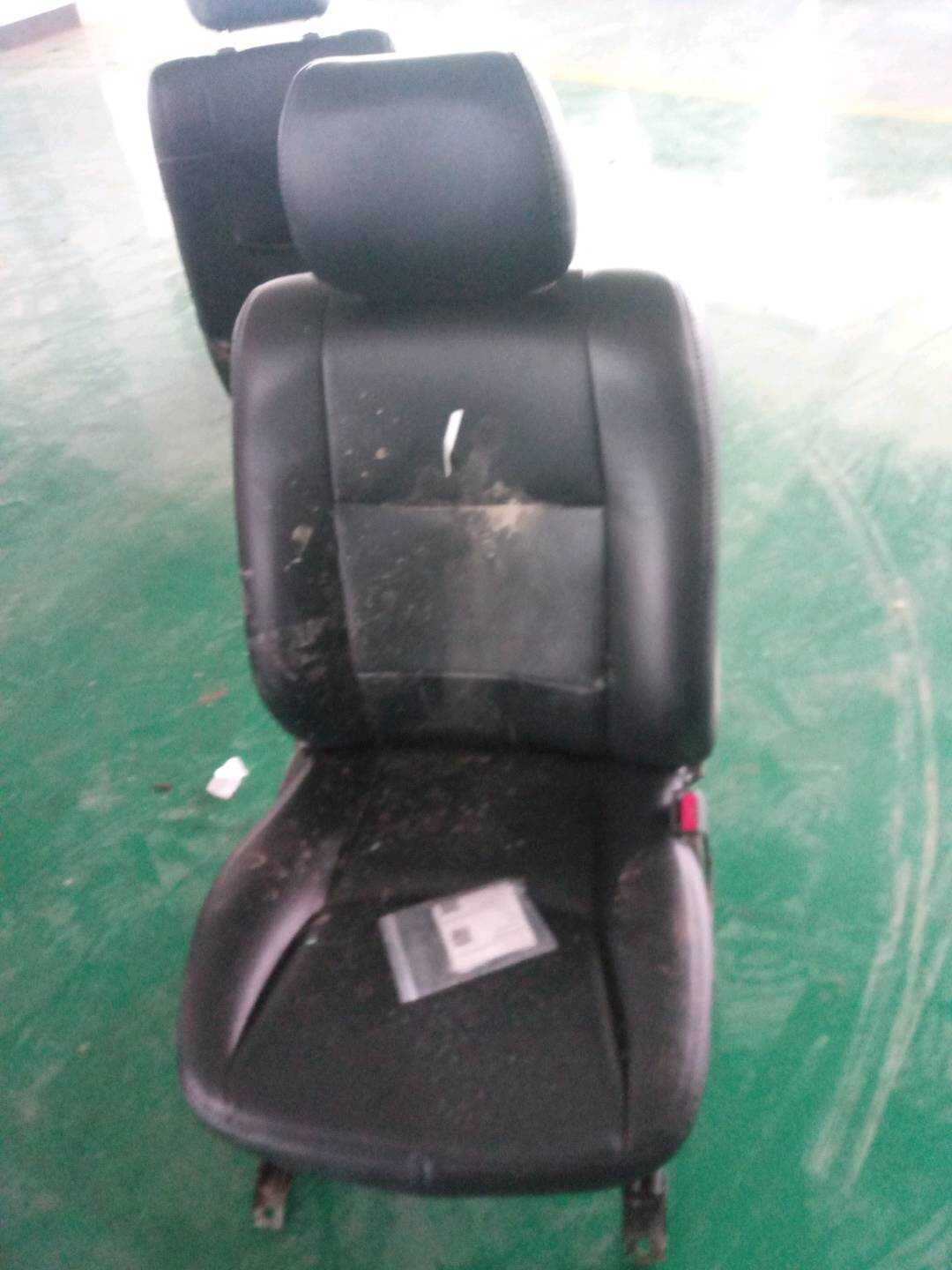 7193142020B6 前排座椅头枕导套