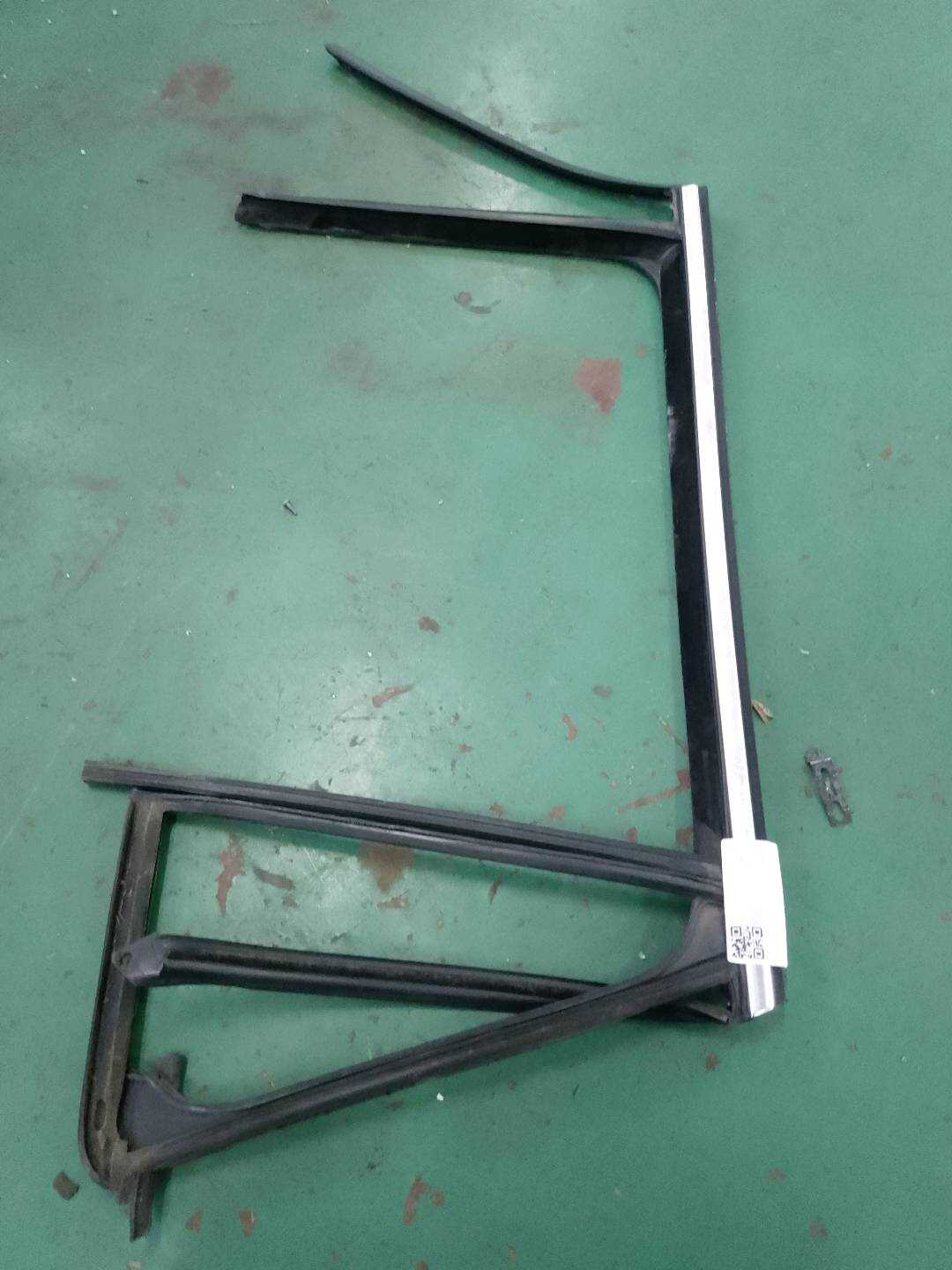 1K9839431D Rear Door Window Felt Channel, Left