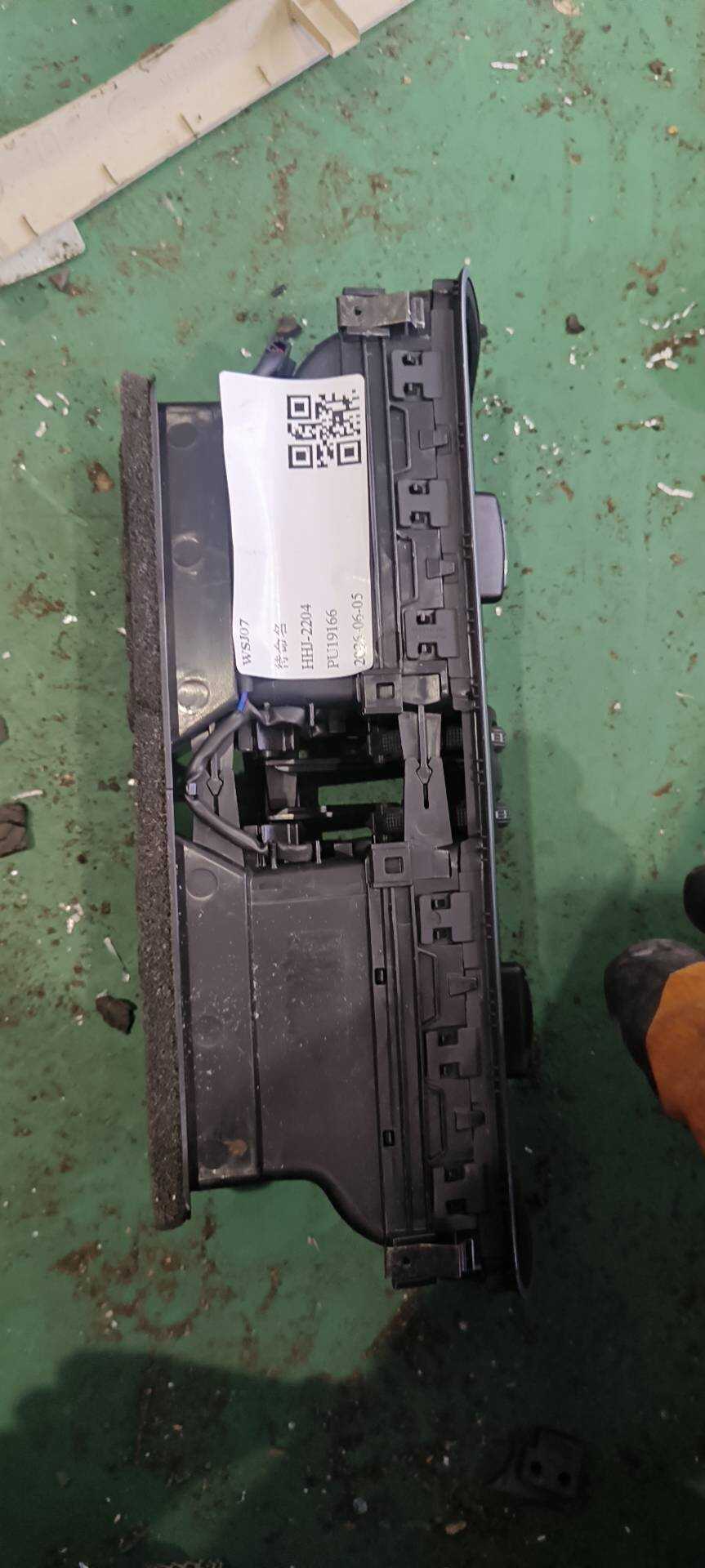 3AB819728A 仪表台中间出风口