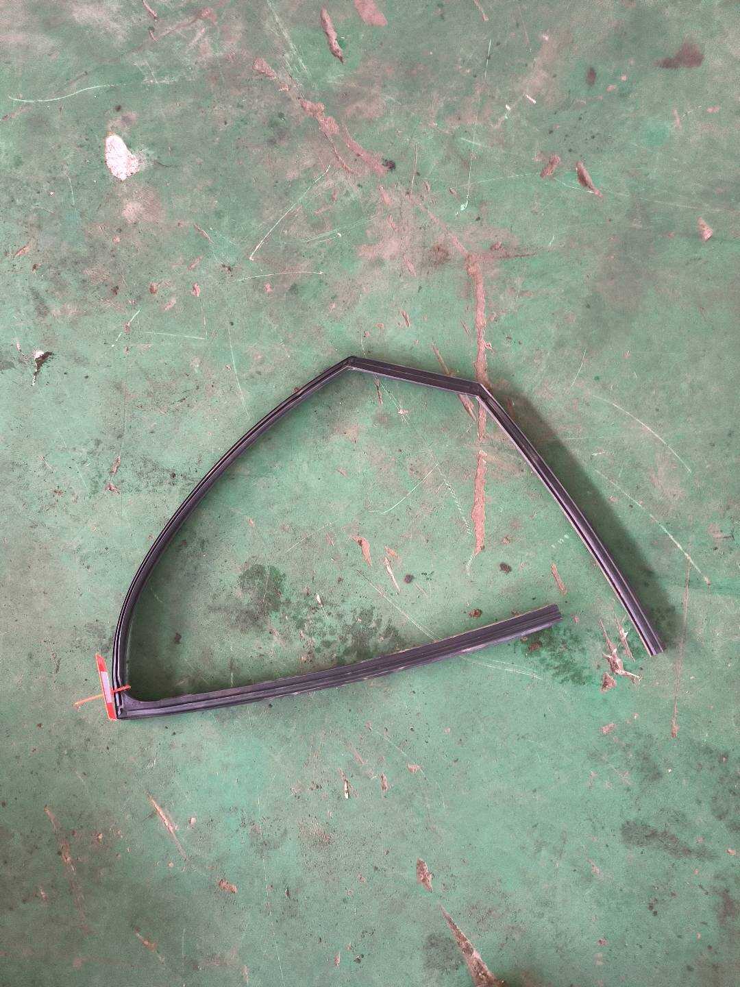 26284239 Rear Door Window Felt Channel, Right